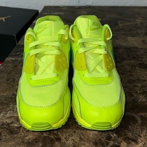 Neon Green Air Max 90s - Size: 5.5Y GENTLY USED